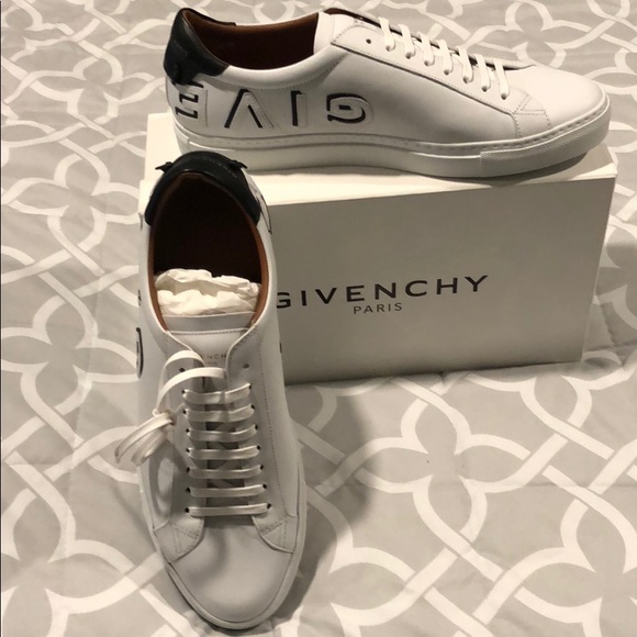 Givenchy Other - Givenchy urban street low sneakers white/black